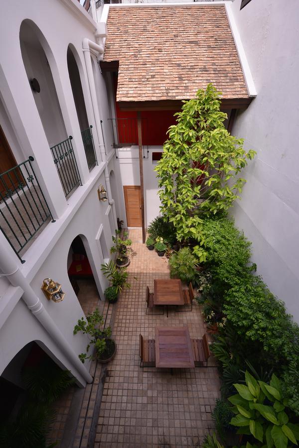 Neighbor Phuthon Bed & Breakfast Bangkok Exterior photo
